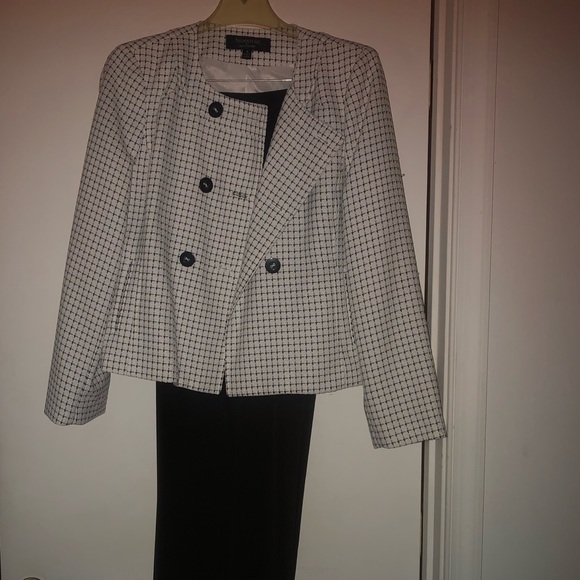 Signature by Larry Levine Other - Signature by Larry Levine Suit Signature by Larry Levine Other - Signature by Larry Levine Suit